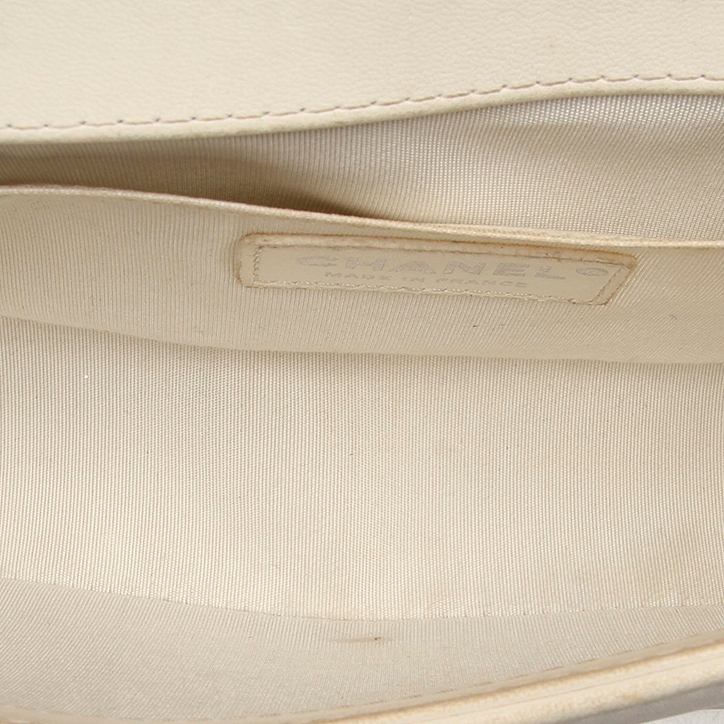 Medium Timeless Le Boy Lambskin Leather Shoulder Bag White