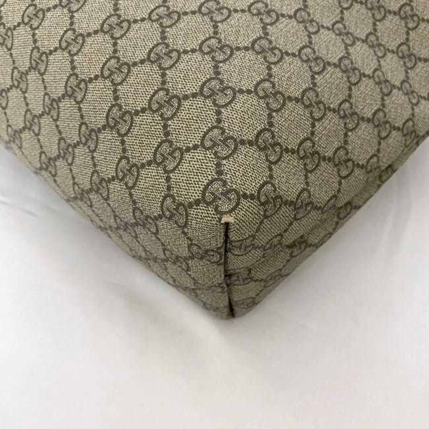 GUCCI GG Supreme Tote