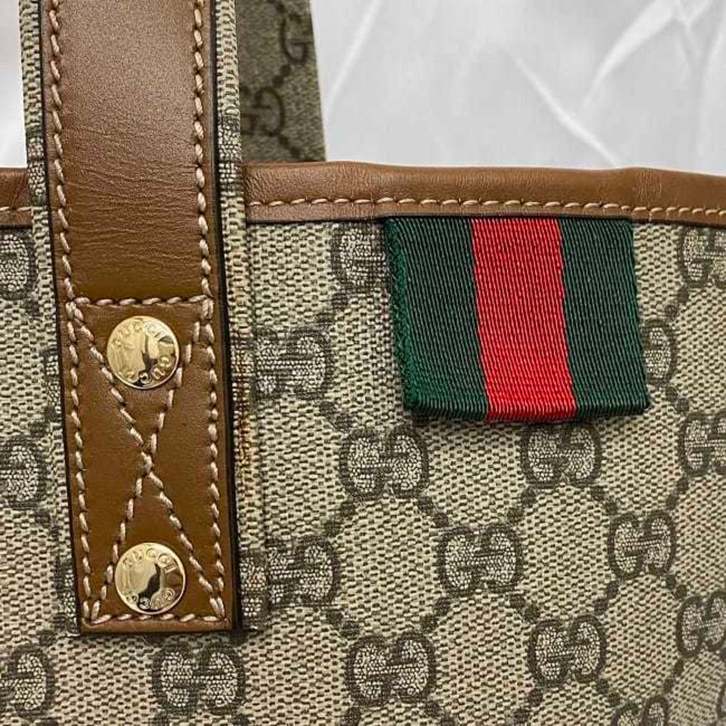 GUCCI GG Supreme Tote