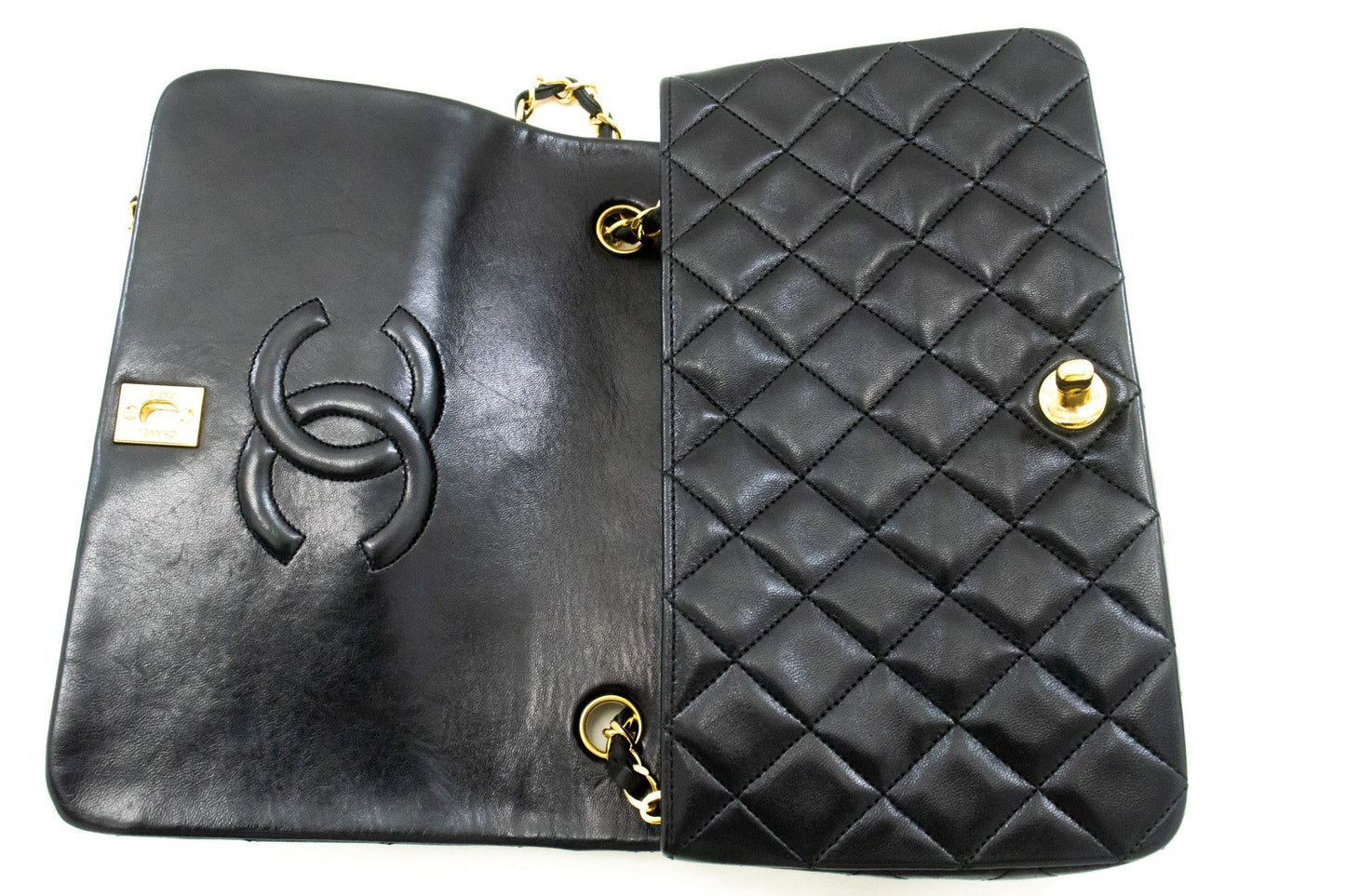 CHANEL Wallet On Chain Shoulder Bag