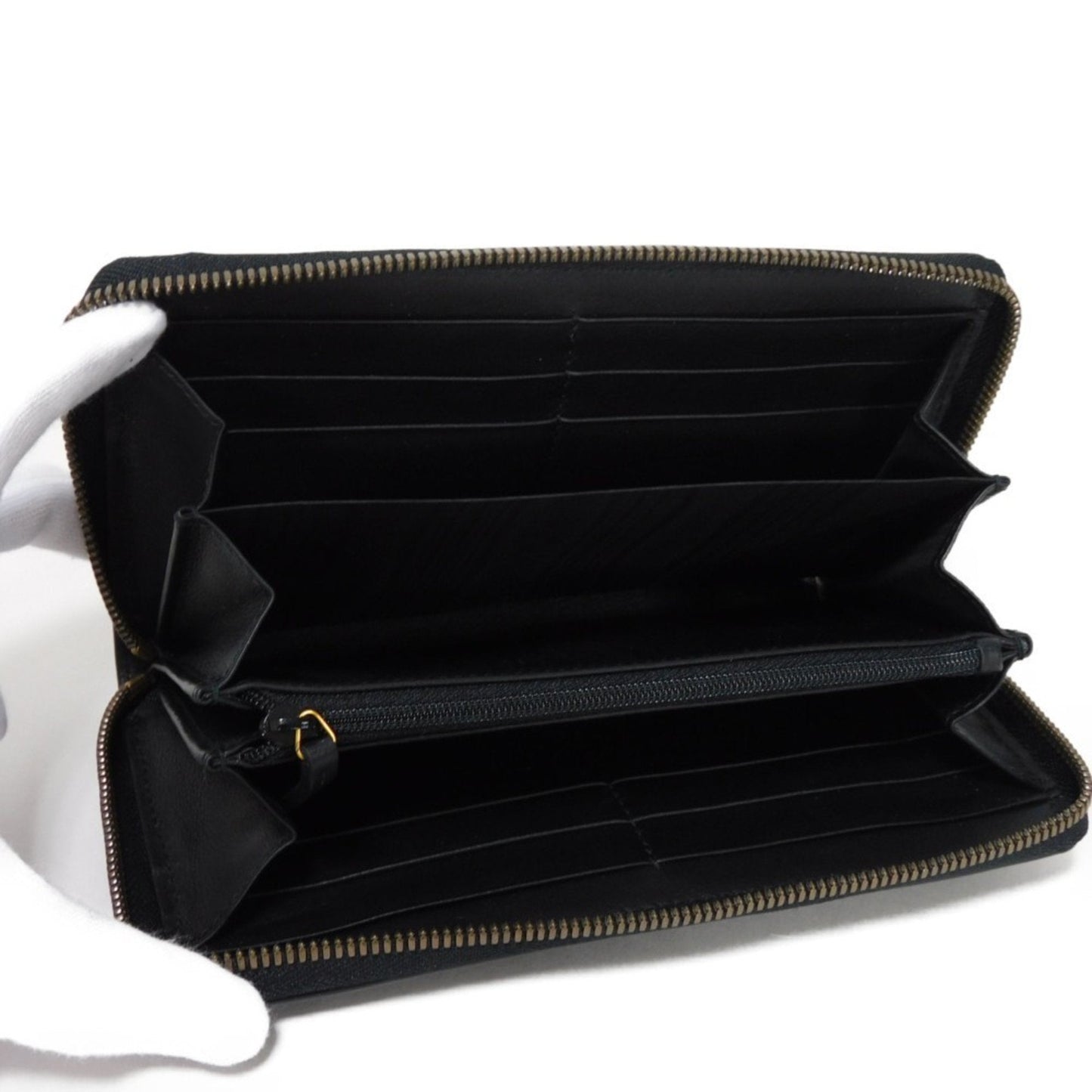 GUCCI Zip around Wallet