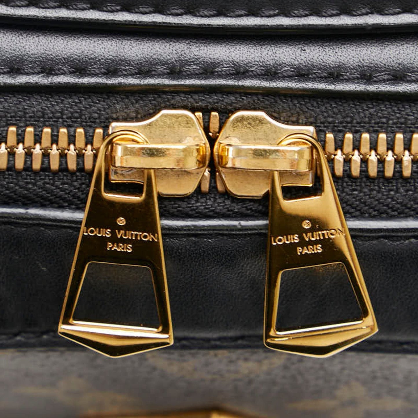 LOUIS VUITTON Saintonge Shoulder Bag
