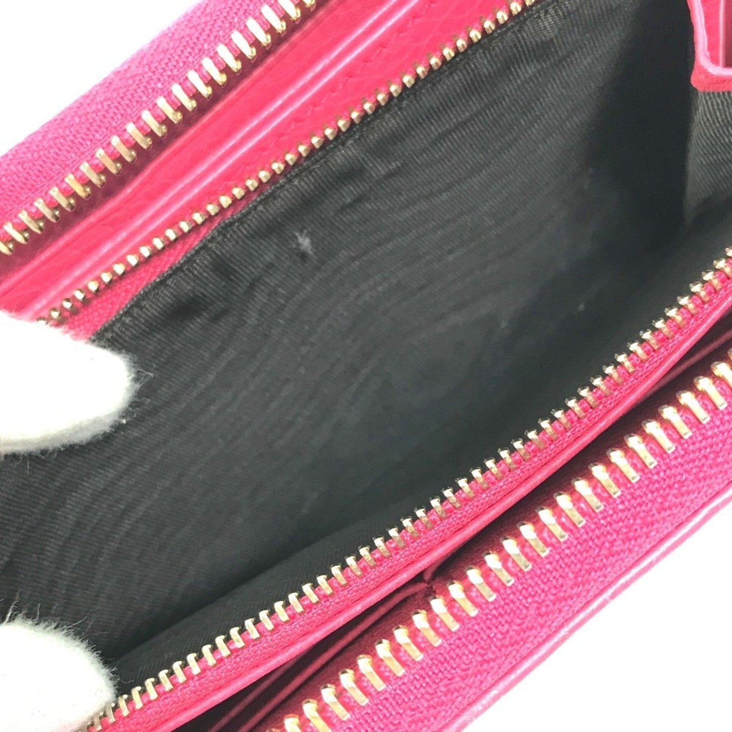 GUCCI Zip around Wallet