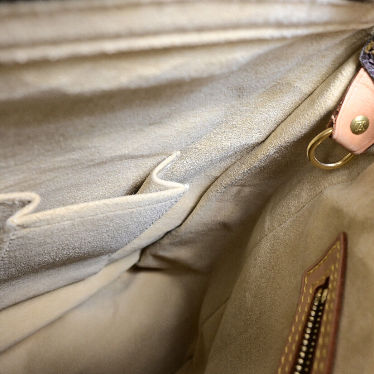 LOUIS VUITTON Looping GM Shoulder Bag