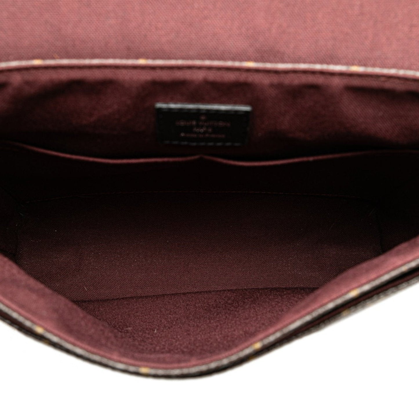 LOUIS VUITTON District Shoulder Bag
