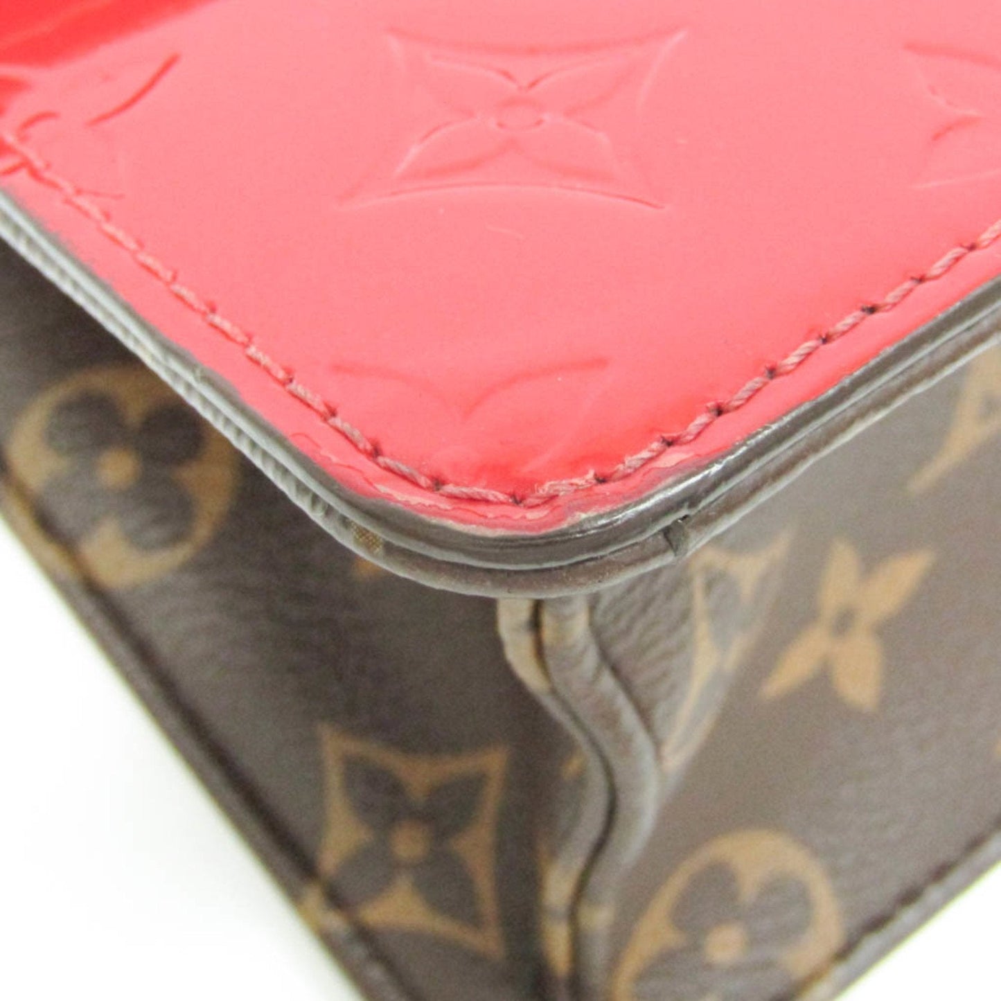 LOUIS VUITTON Wynwood Shoulder Bag