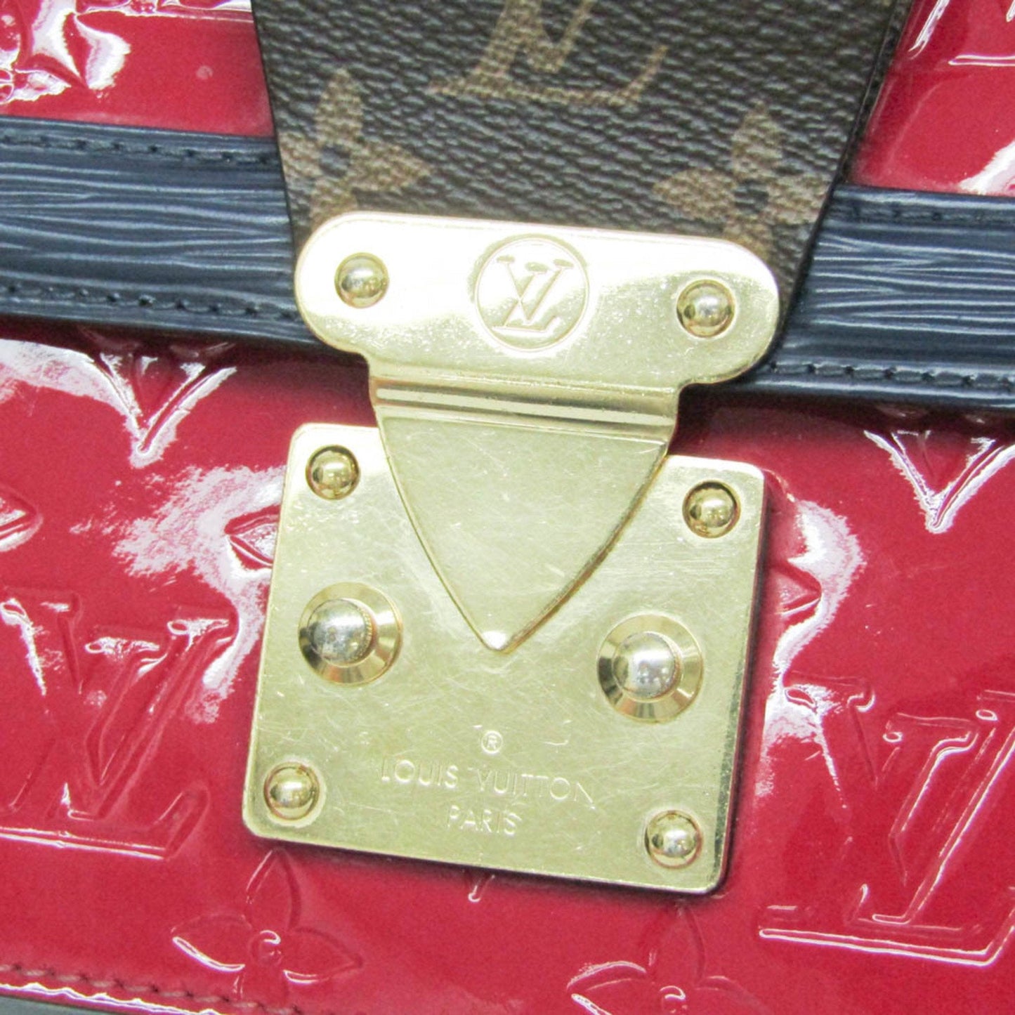 LOUIS VUITTON Wynwood Shoulder Bag