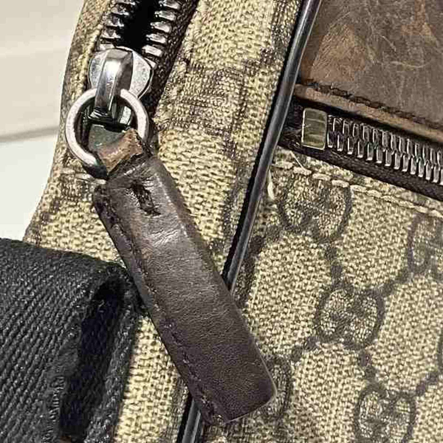 GUCCI GG canvas Shoulder Bag