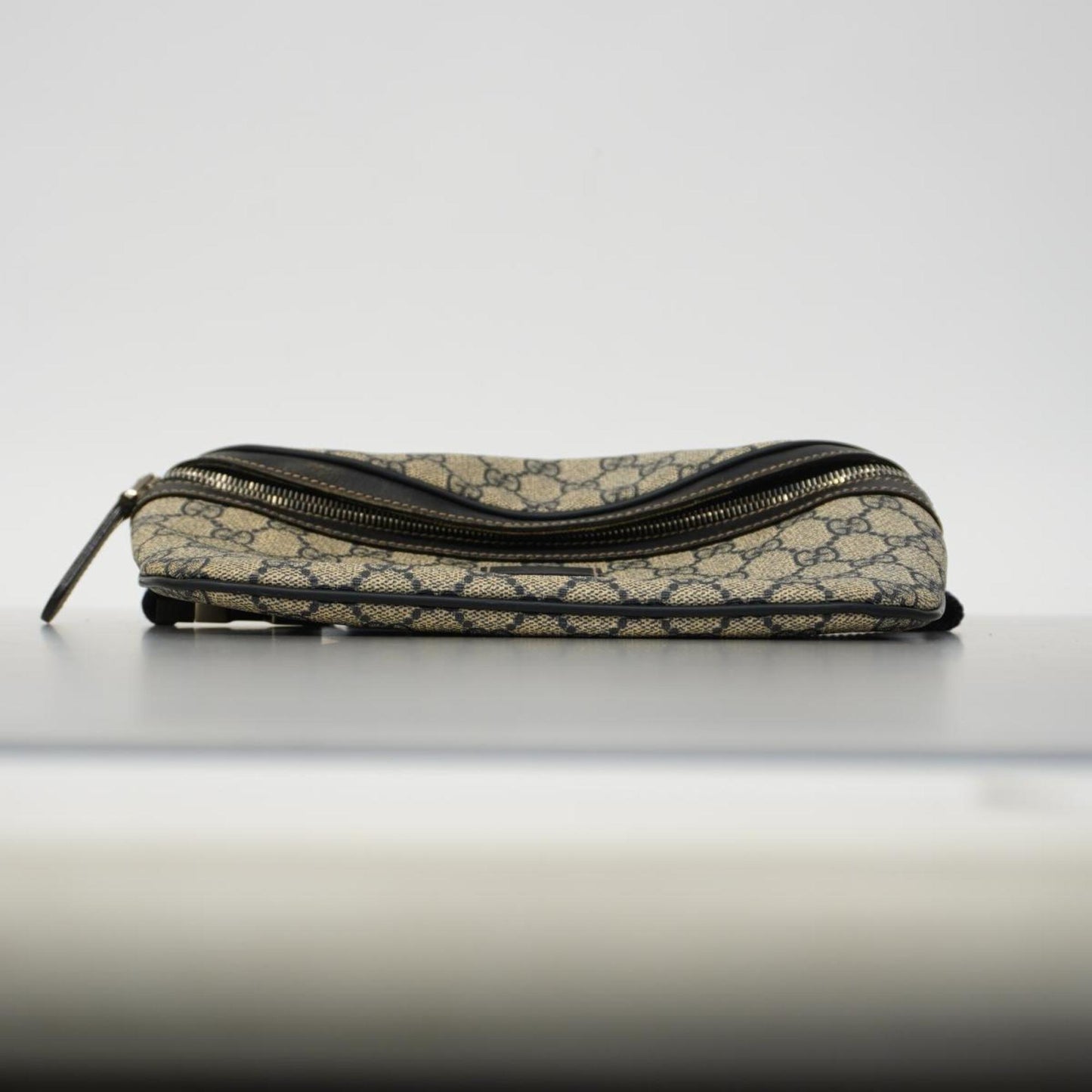 GUCCI GG Supreme Shoulder Bag