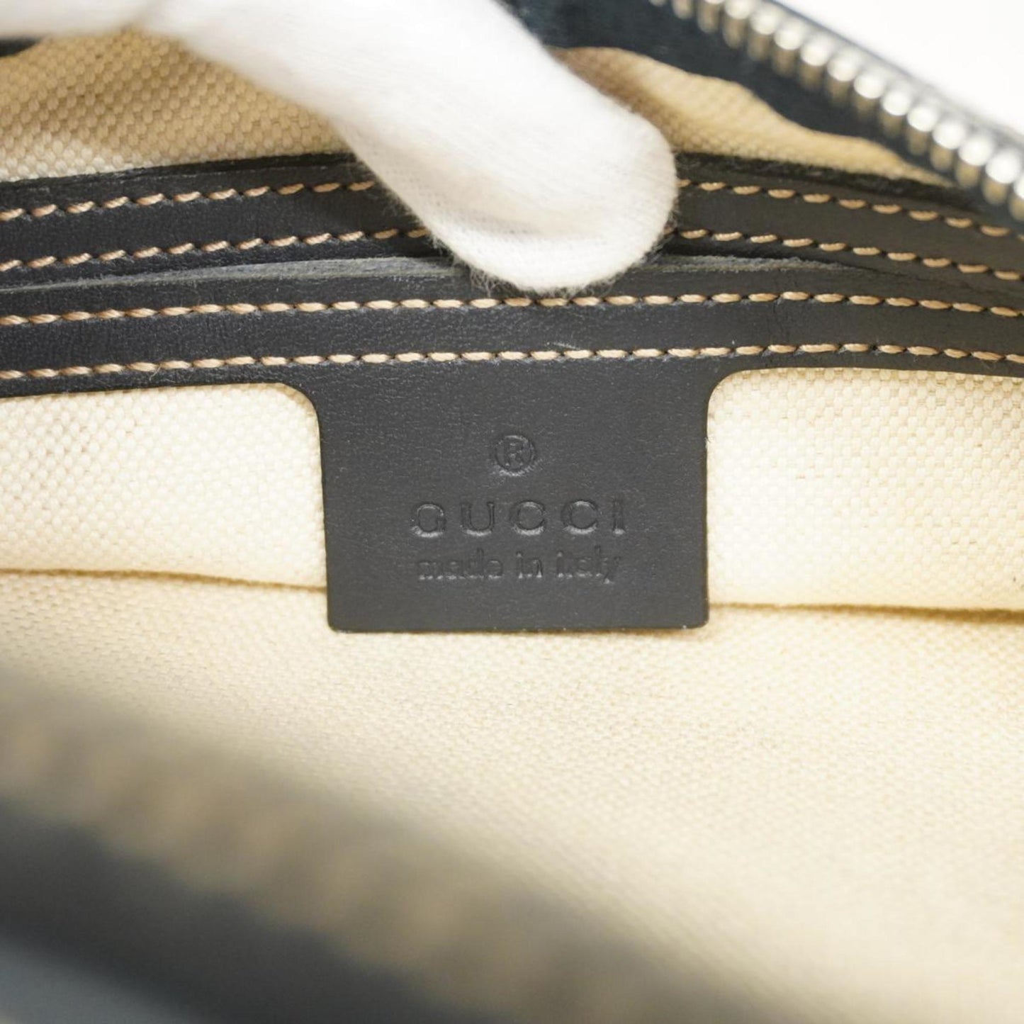 GUCCI GG Supreme Shoulder Bag