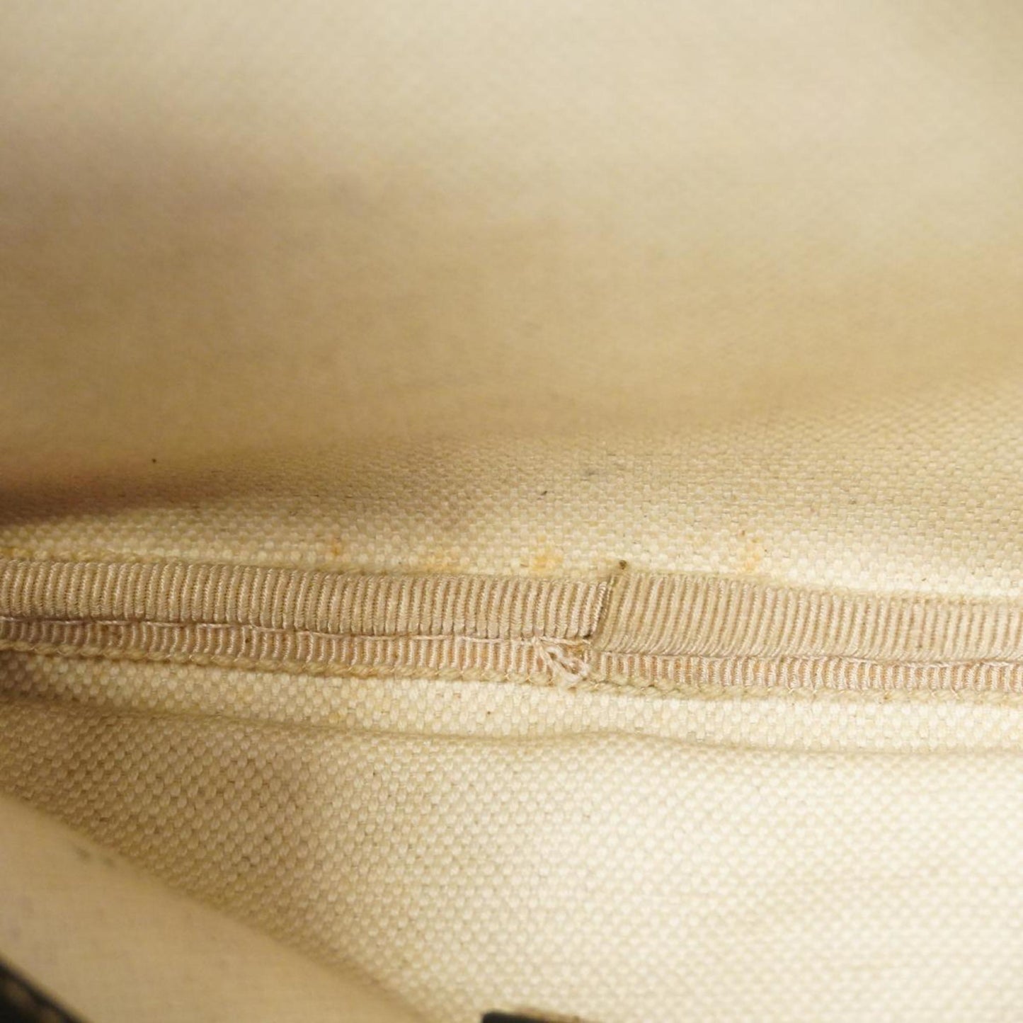 GUCCI GG Supreme Shoulder Bag