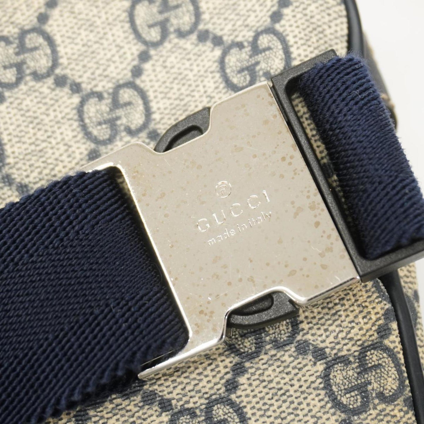 GUCCI GG Supreme Shoulder Bag