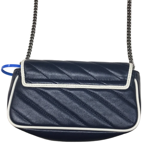 Crossbody Luxury Designer By Gucci  Size: Small