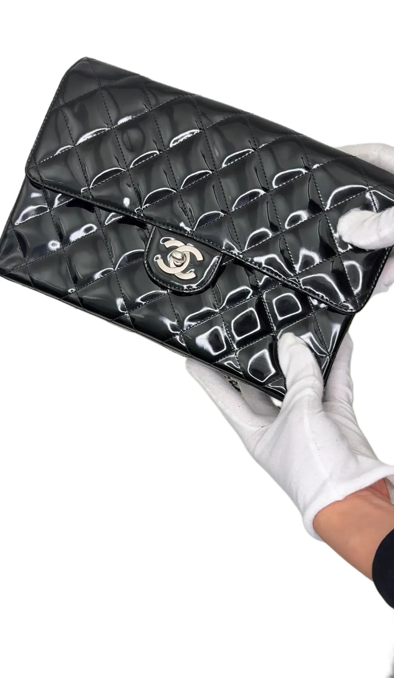 CHANEL Classic Jumbo Double Flap Bag B24-52