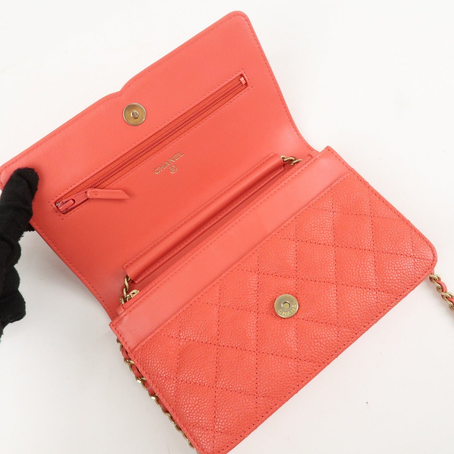 CHANEL CC Filigree Matelasse Caviar Skin Chain Shoulder Bag A84451