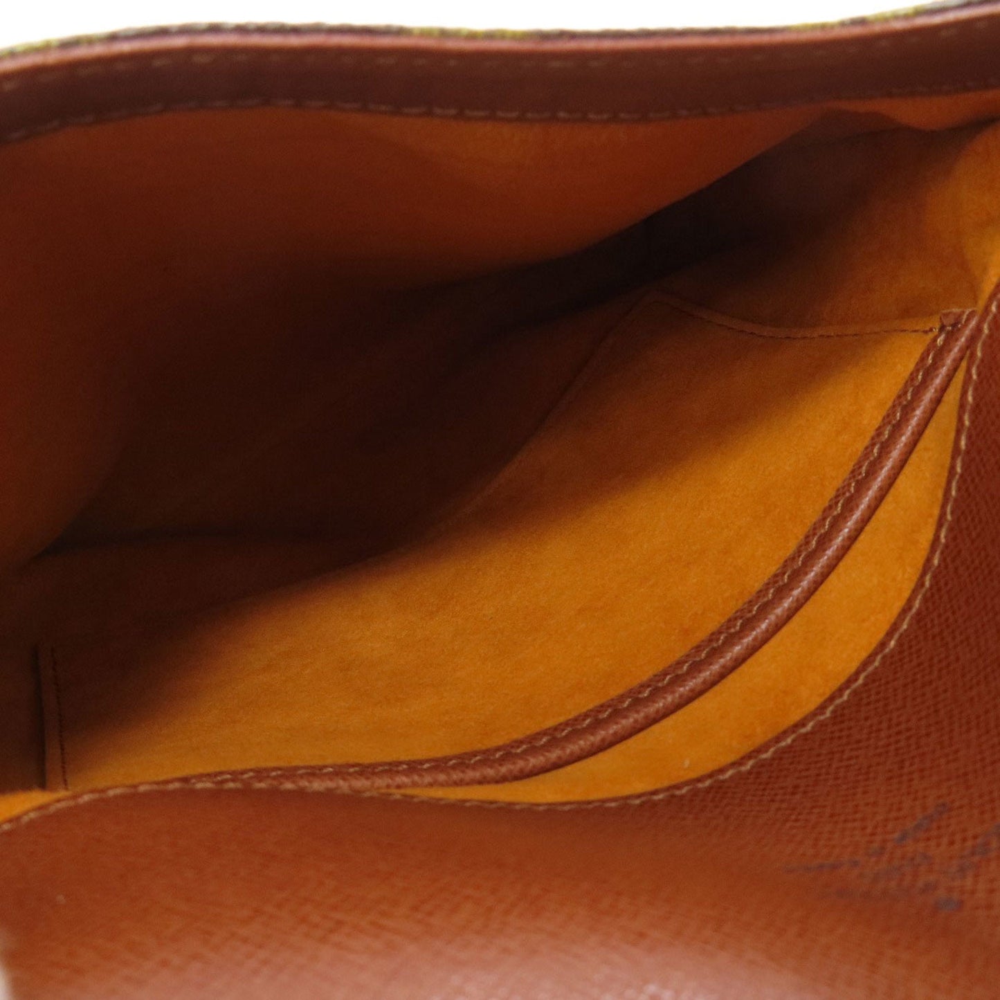 Louis Vuitton    Shoulder Bag