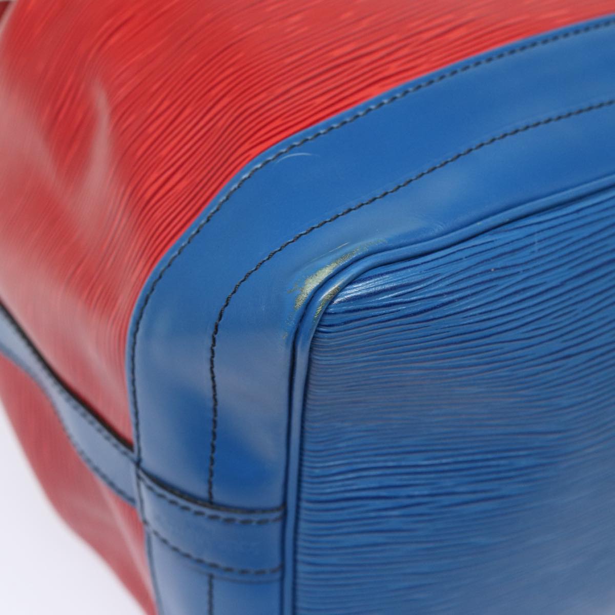 LOUIS VUITTON Noe Shoulder Bag