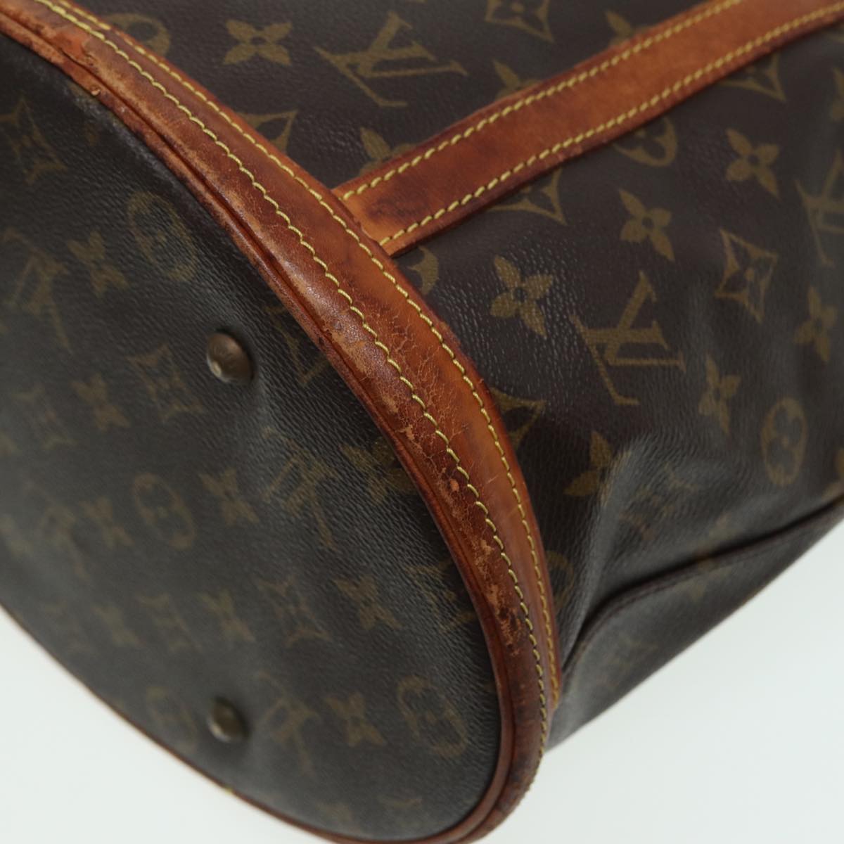 LOUIS VUITTON Bucket Shoulder Bag