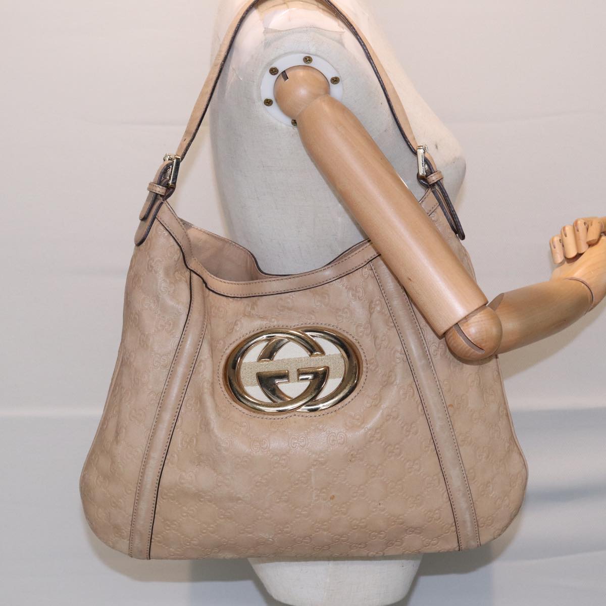GUCCI Interlocking G Shoulder Bag