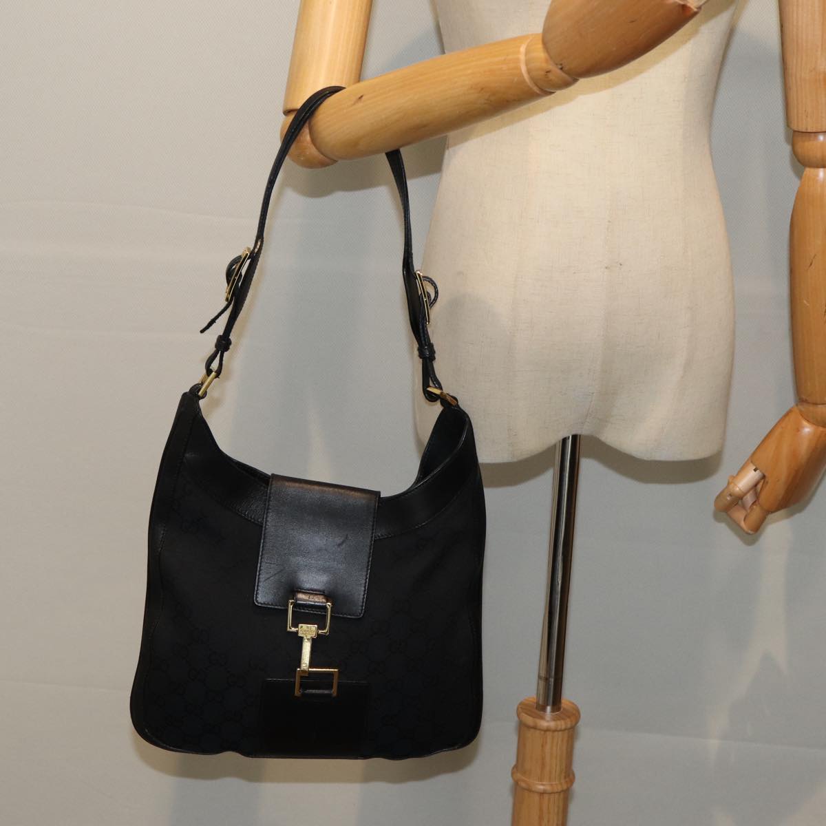 GUCCI GG canvas Shoulder Bag