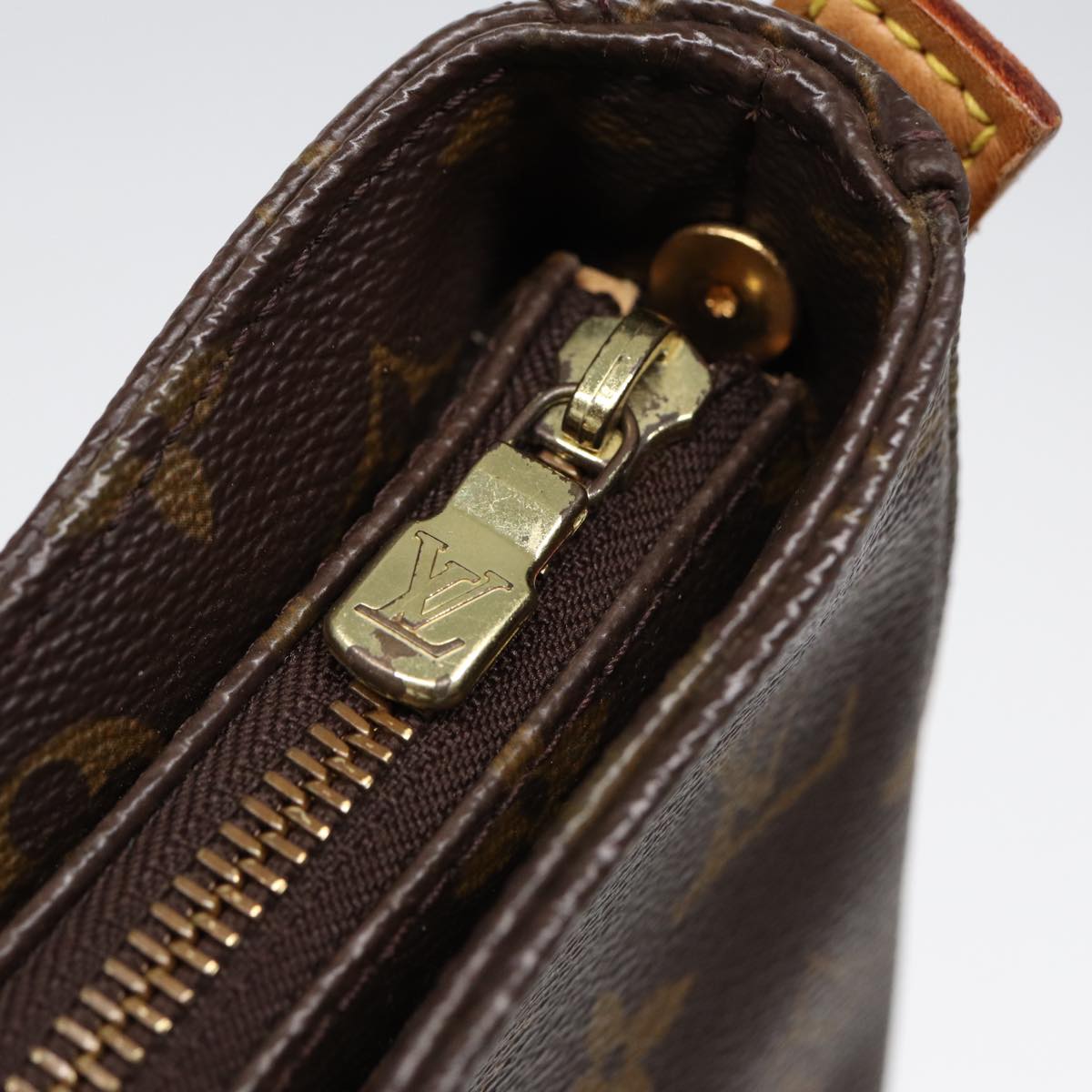 LOUIS VUITTON Looping GM Shoulder Bag