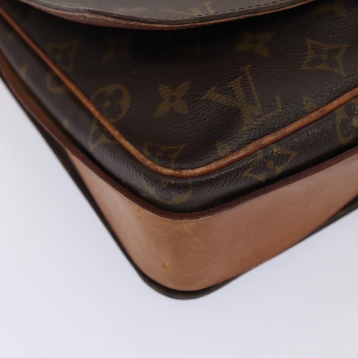 LOUIS VUITTON Cartouchiere 26 Shoulder Bag