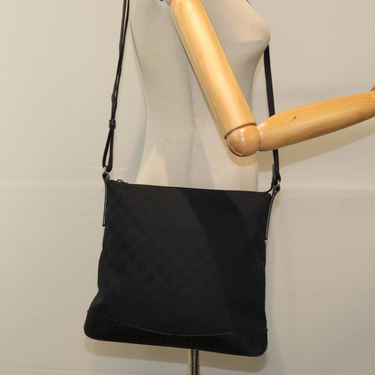 GUCCI GG canvas Shoulder Bag