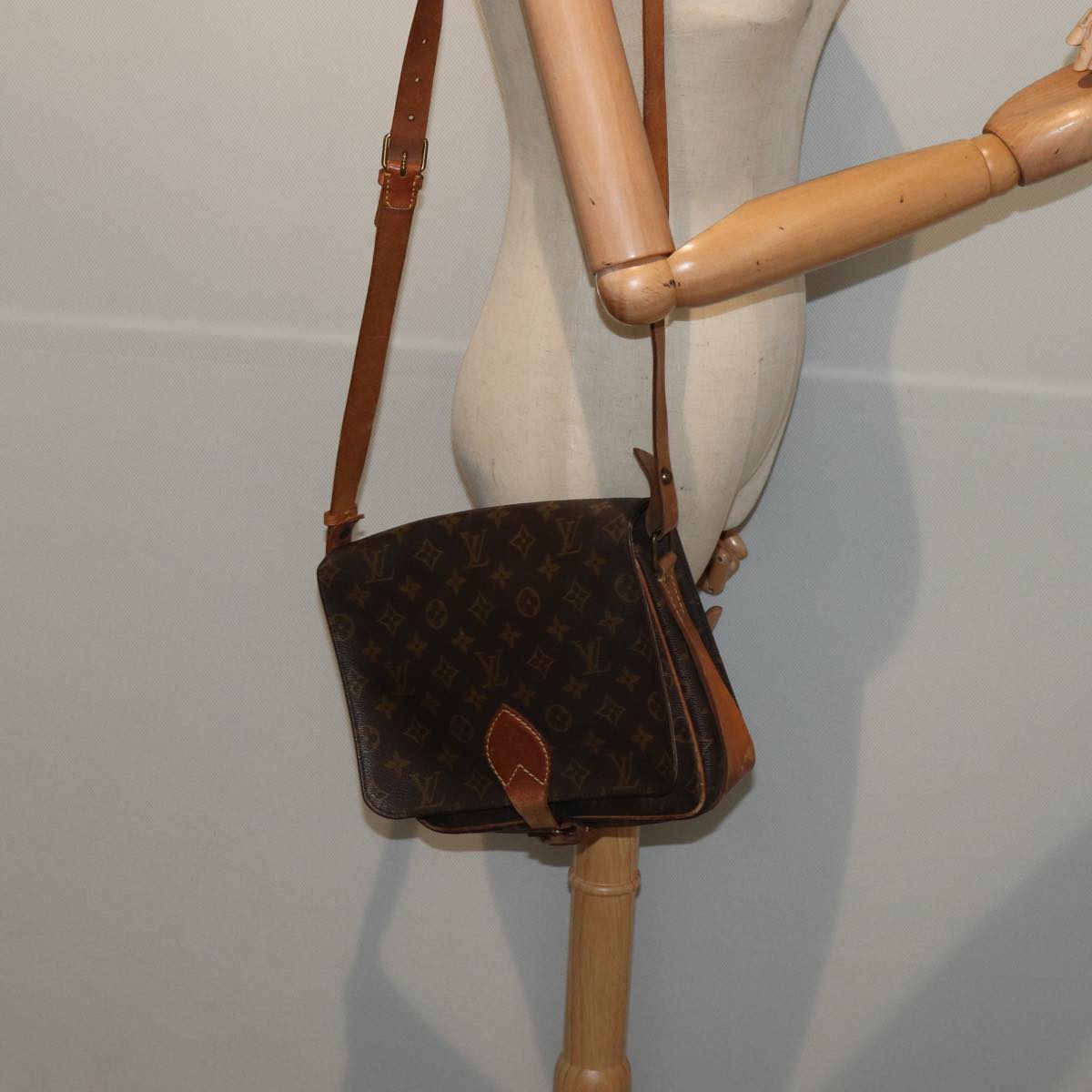 LOUIS VUITTON Cartouchiere 26 Shoulder Bag