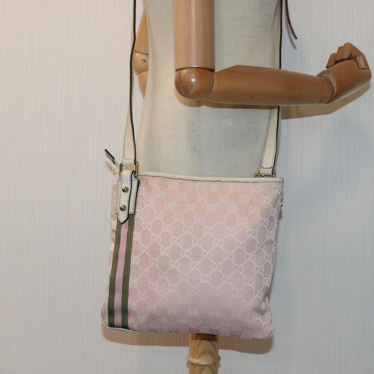 GUCCI GG canvas Shoulder Bag