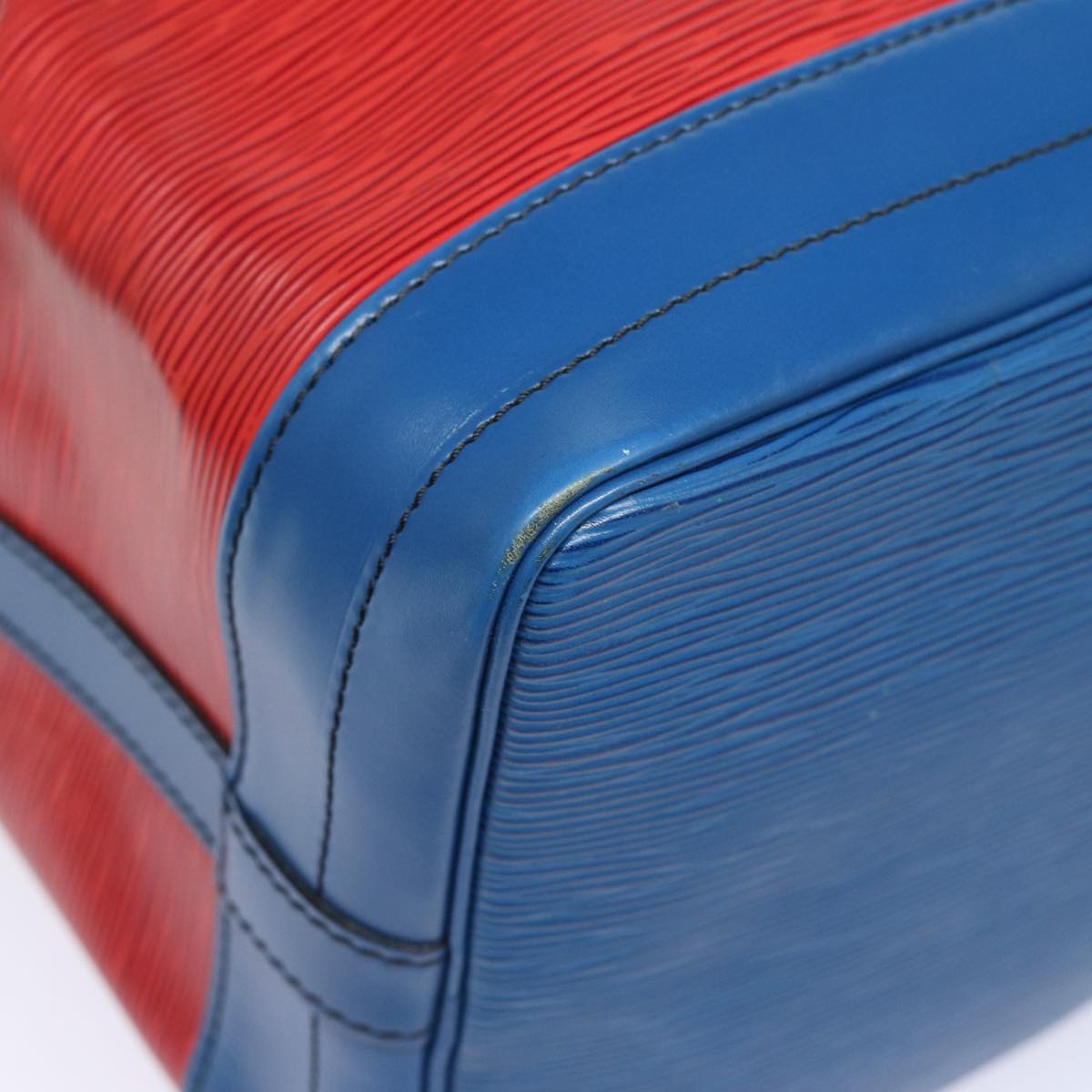LOUIS VUITTON Noe Shoulder Bag