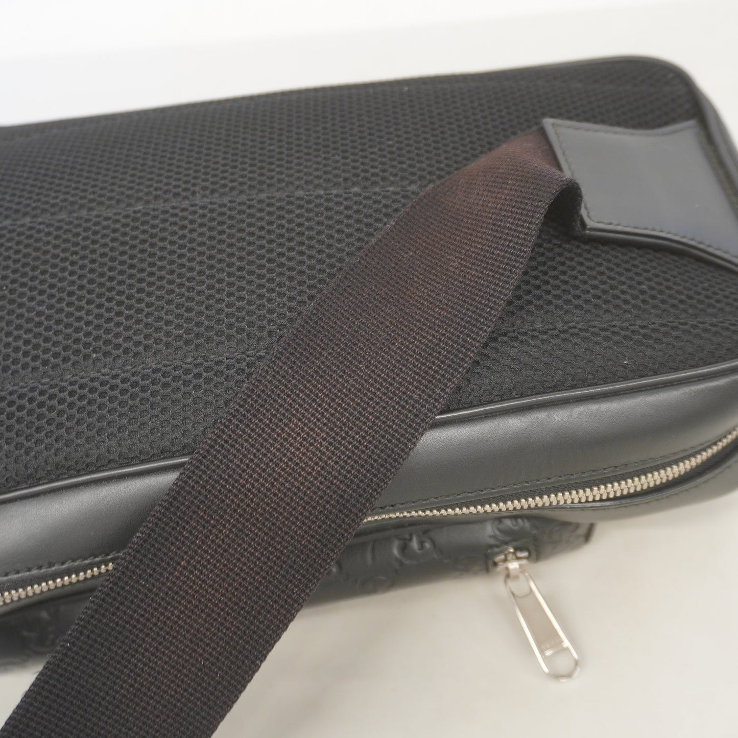 Guccissima Body bag 450970 Men's Leather Sling Bag Black