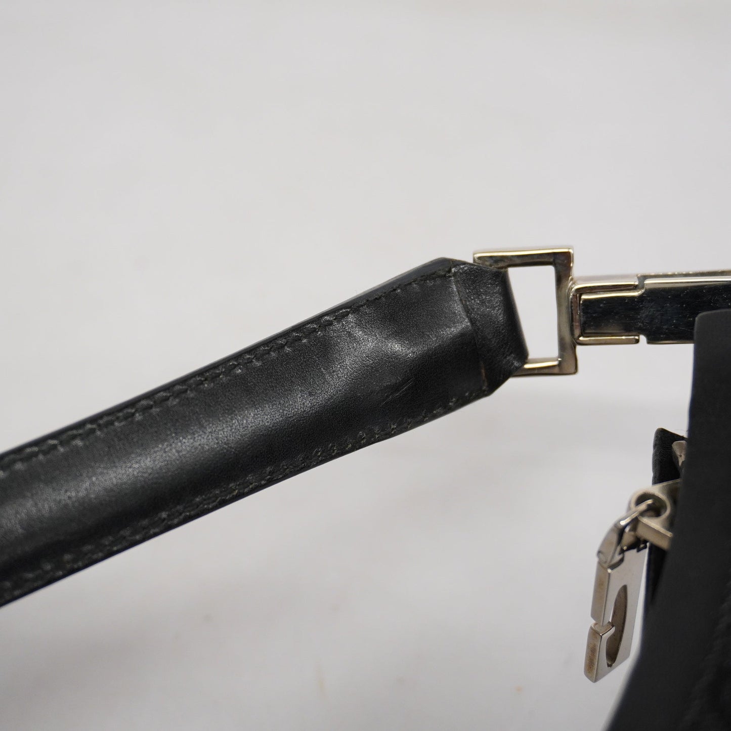 Gucci  000 0602 Women's GG Canvas Hand Bag Black