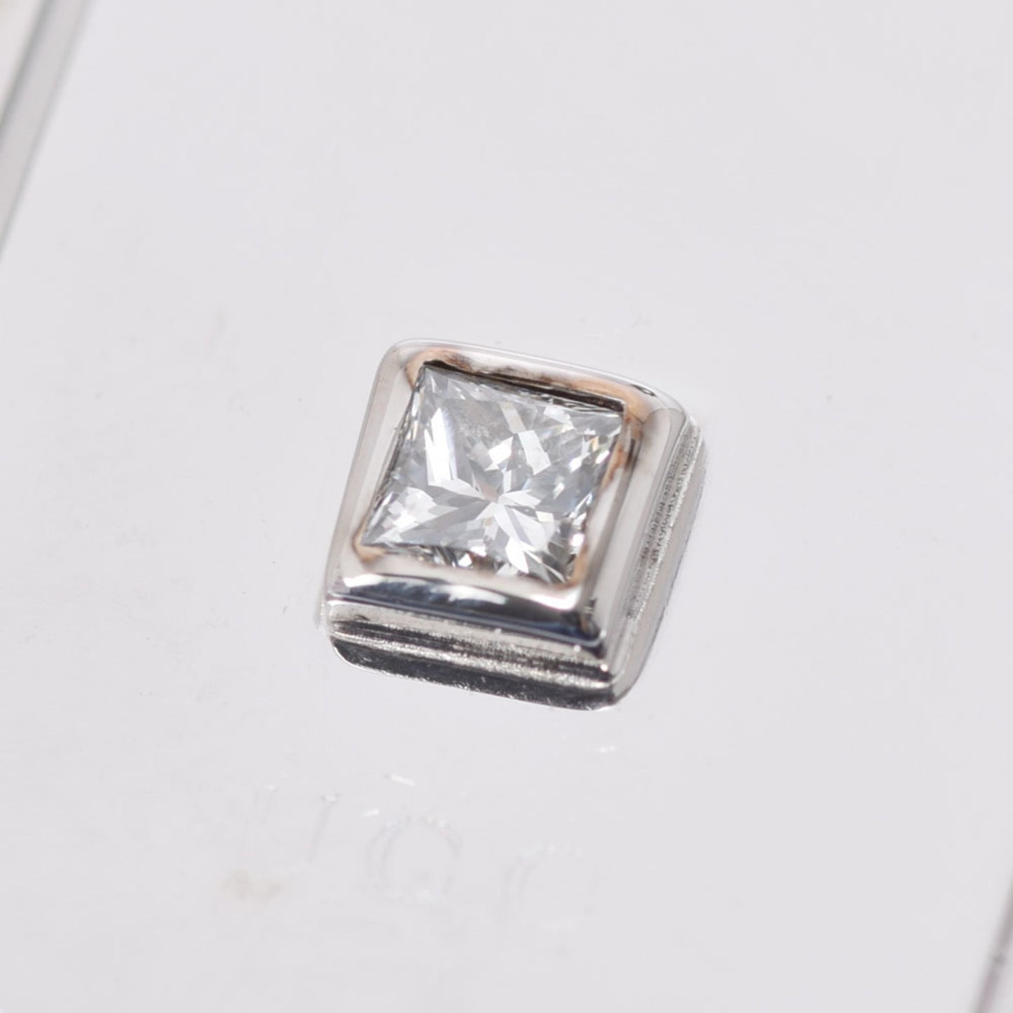 Gucci 2P diamond dock tag unisex K18WG necklace