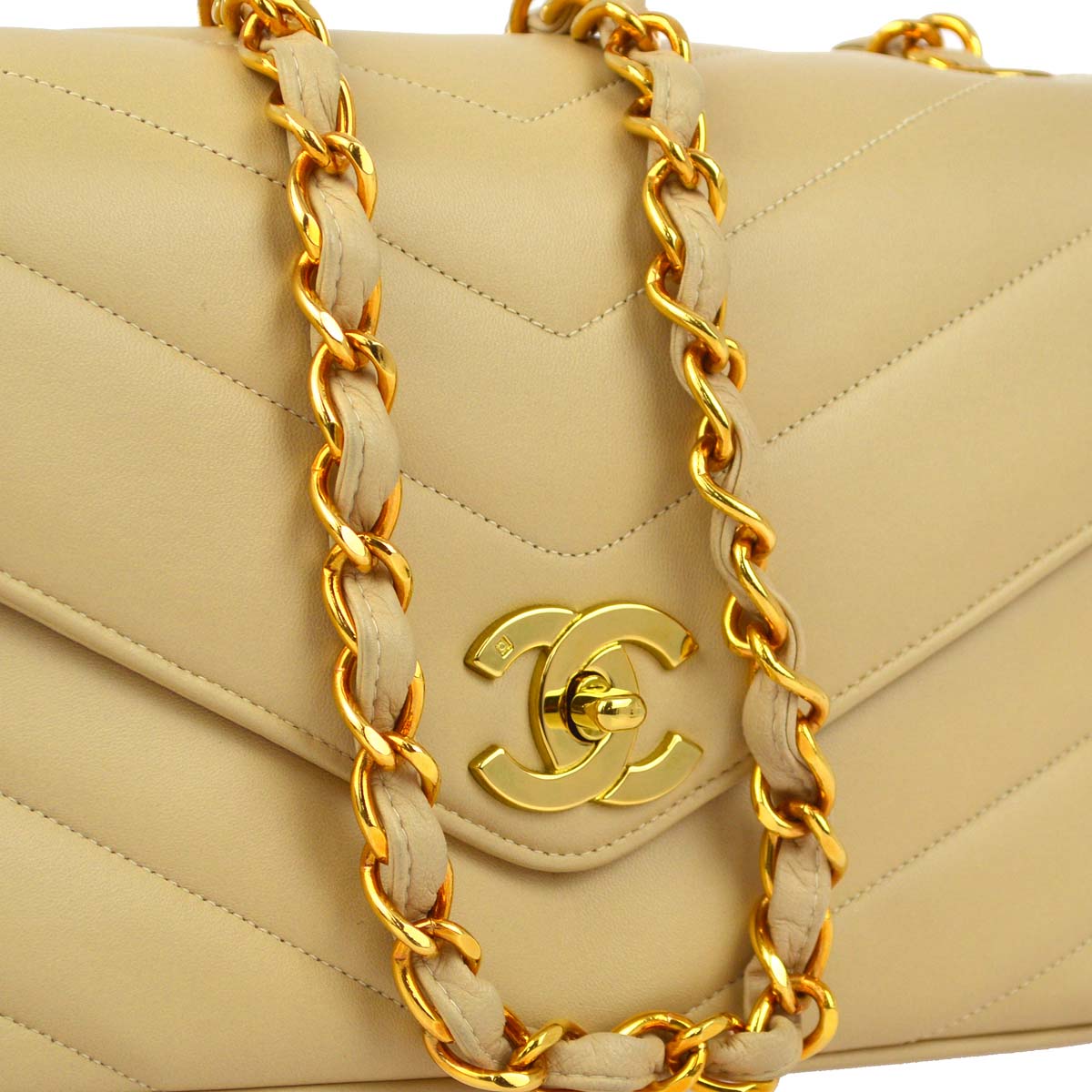 Chanel 1994-1996 Beige Lambskin Chevron Shoulder Bag