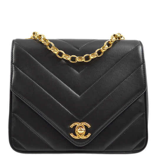 Chanel 1991-1994 Black Lambskin Chevron Chain Shoulder Bag