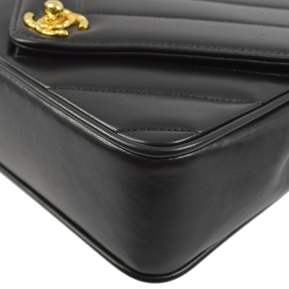 Chanel 1991-1994 Black Lambskin Chevron Chain Shoulder Bag