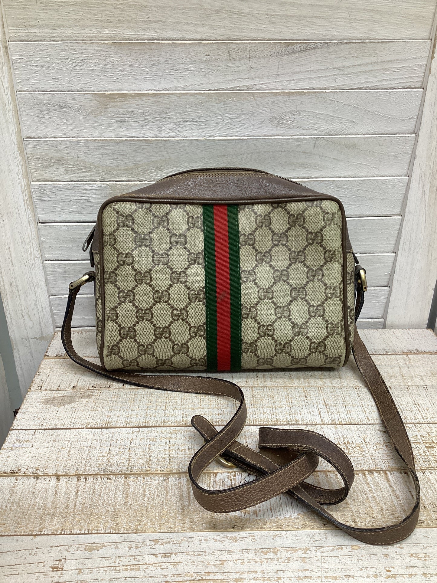 Crossbody Luxury Designer By Gucci, Size: Small