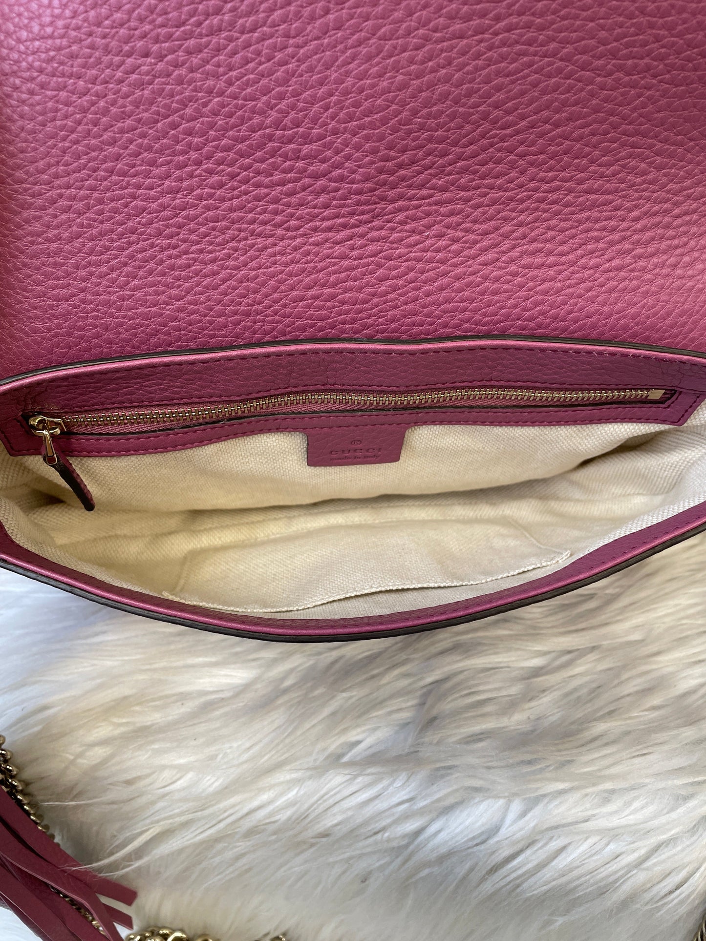 Crossbody Luxury Designer By Gucci  Size: Medium