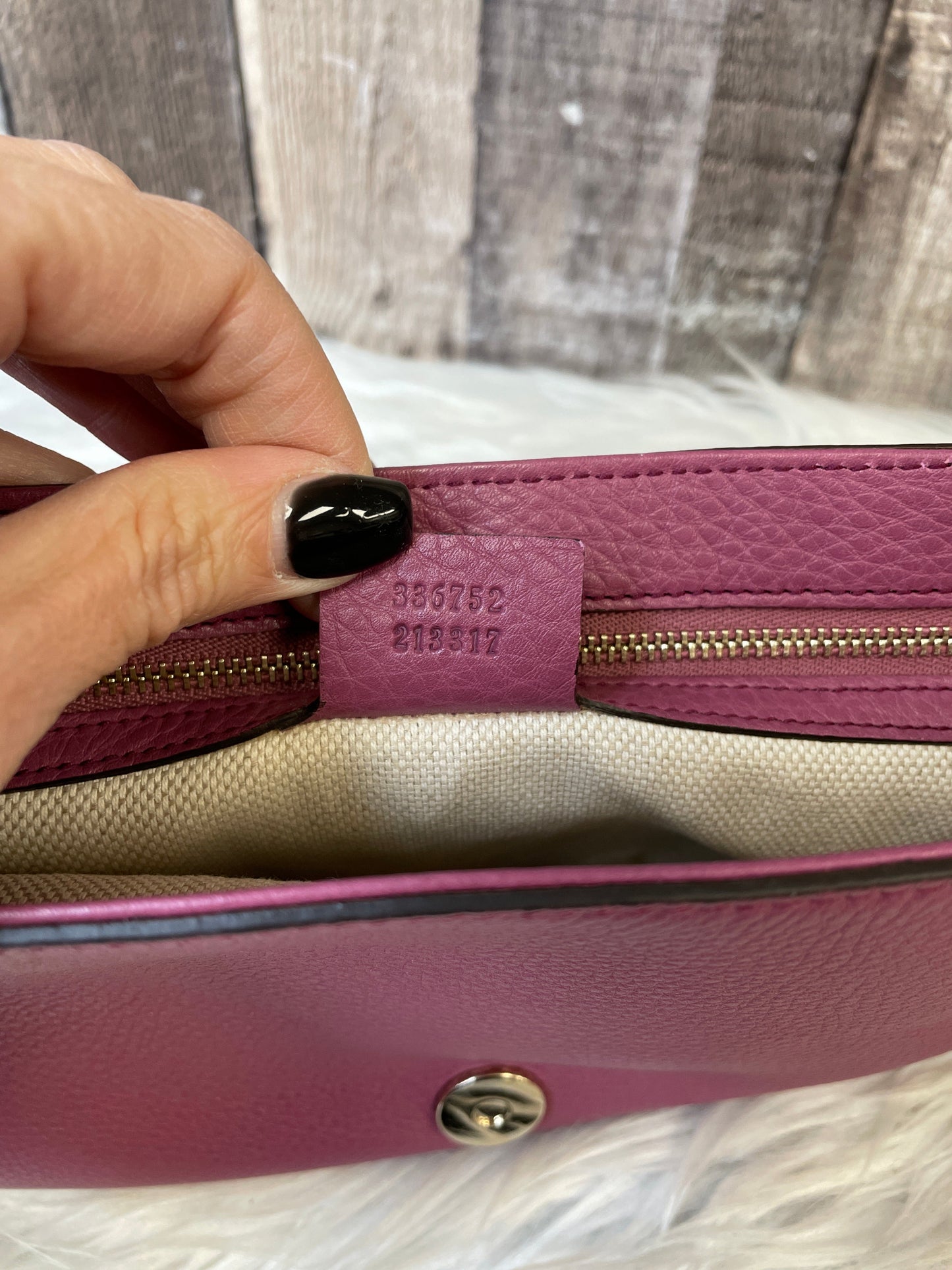 Crossbody Luxury Designer By Gucci  Size: Medium