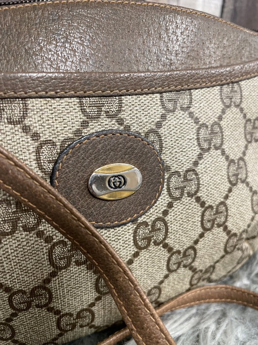 Crossbody Luxury Designer By Gucci  Size: Small