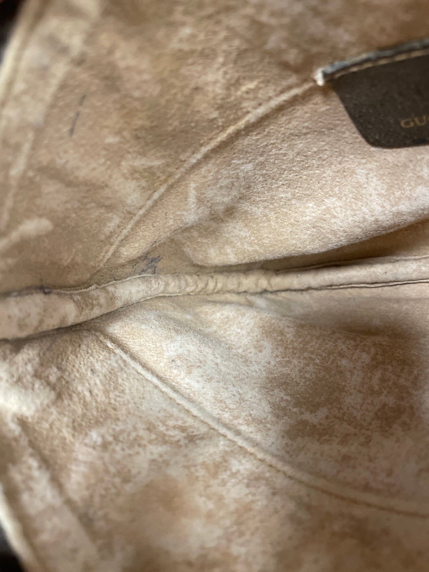 Crossbody Luxury Designer By Gucci  Size: Small