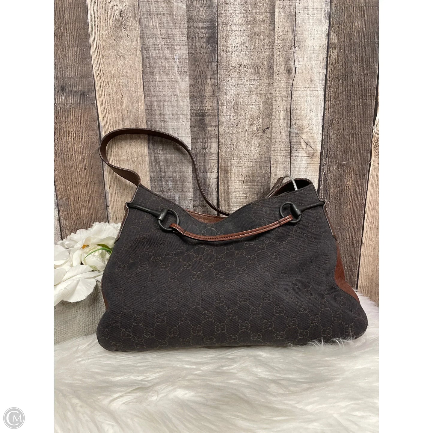 Handbag Luxury Designer By Gucci, Size: Medium