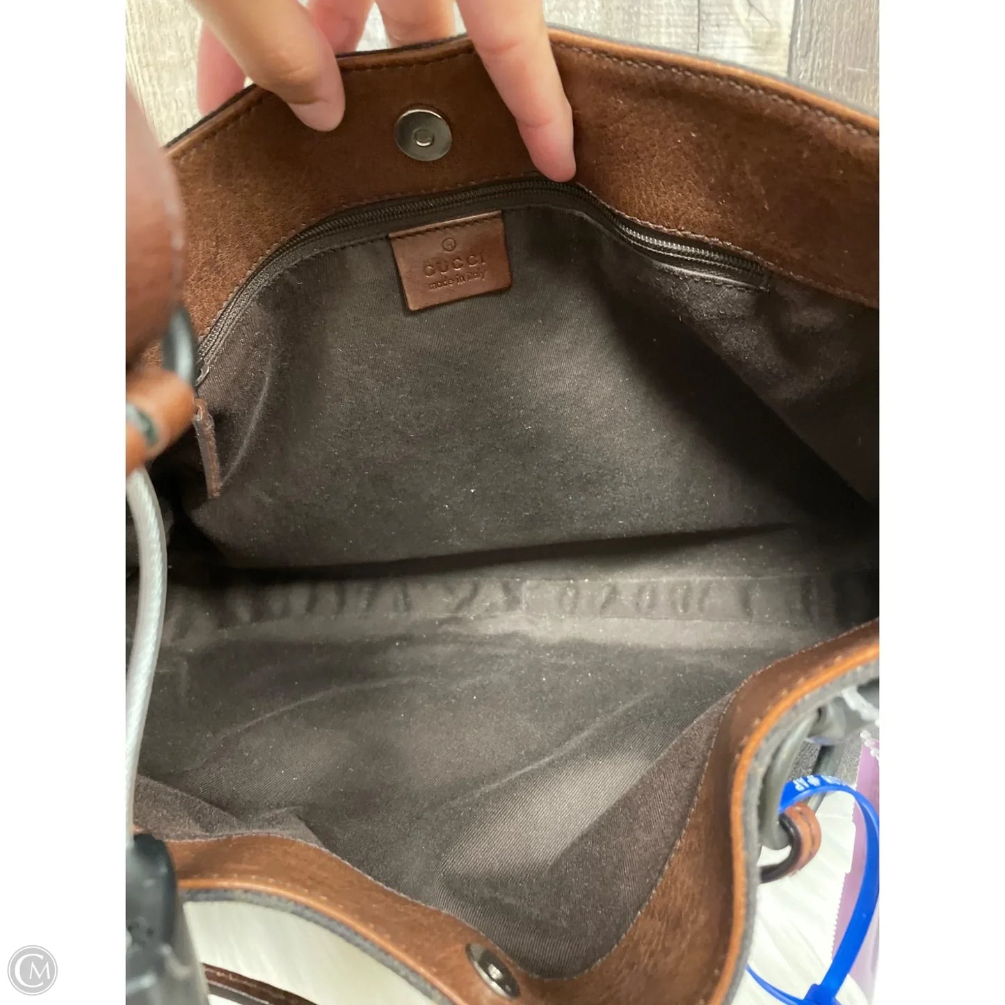 Handbag Luxury Designer By Gucci, Size: Medium