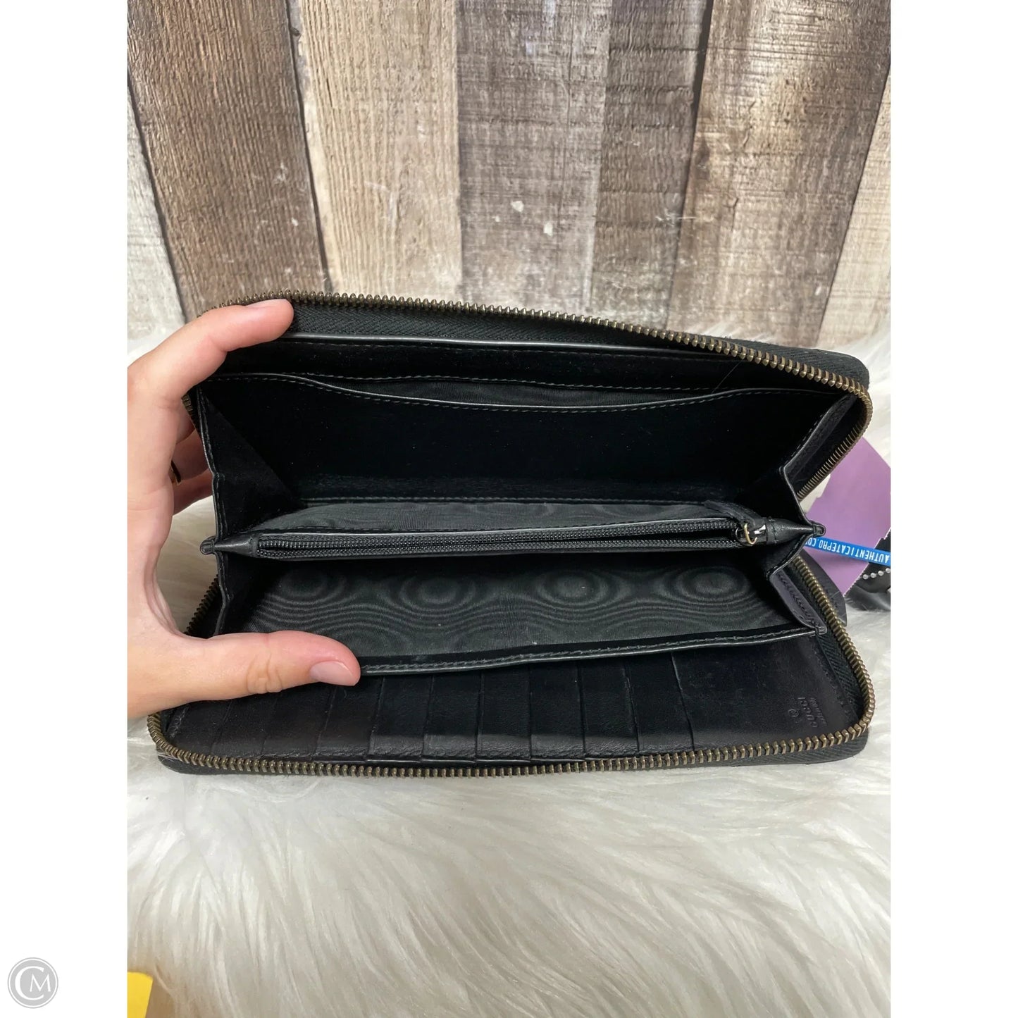 Wallet Luxury Designer By Gucci, Size: Large