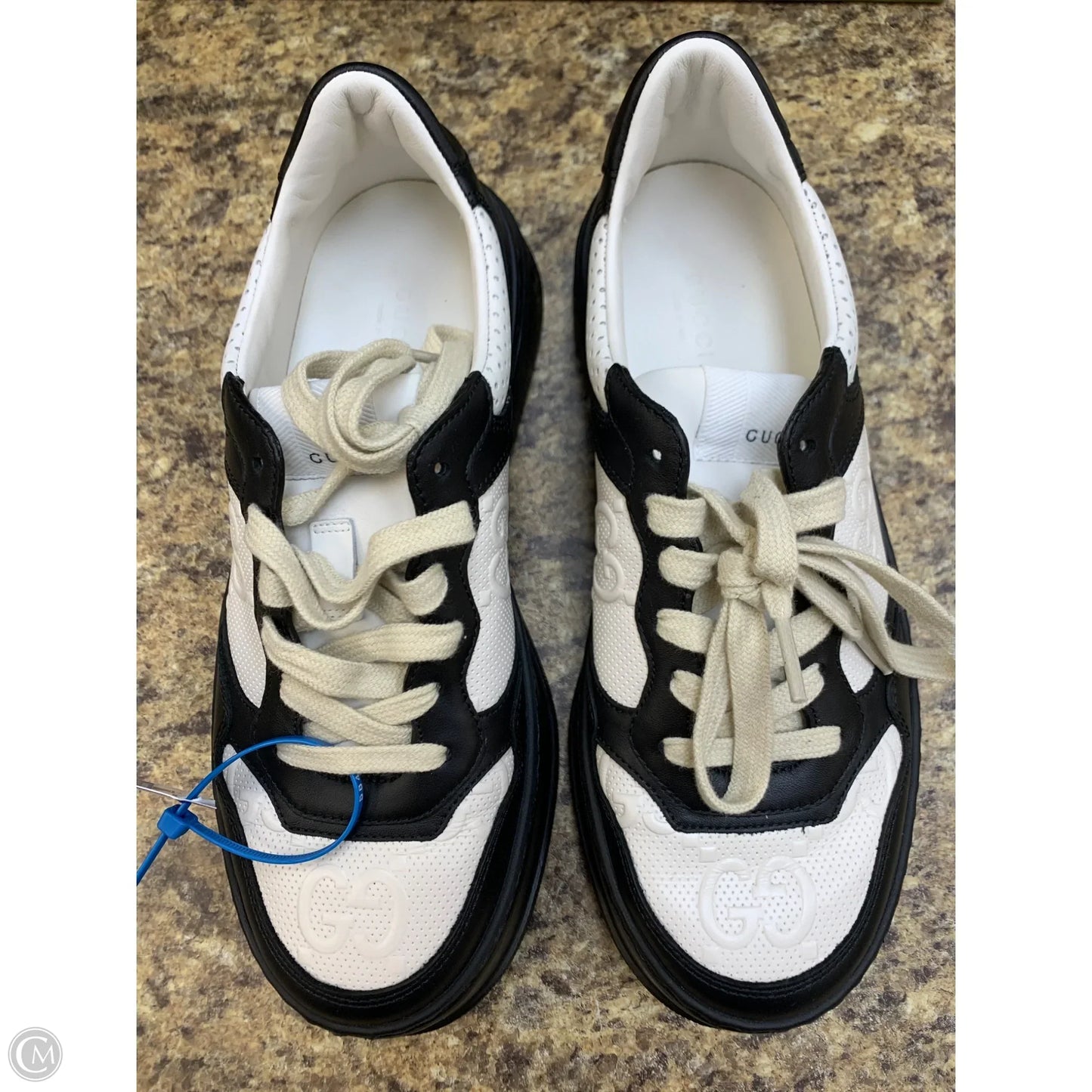 Shoes Luxury Designer By Gucci In Black & White, Size: 9.5