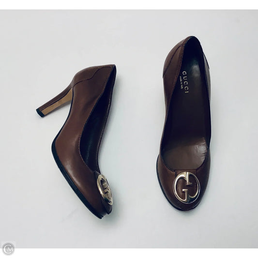 Shoes Luxury Designer By Gucci In Brown, Size: 6.5