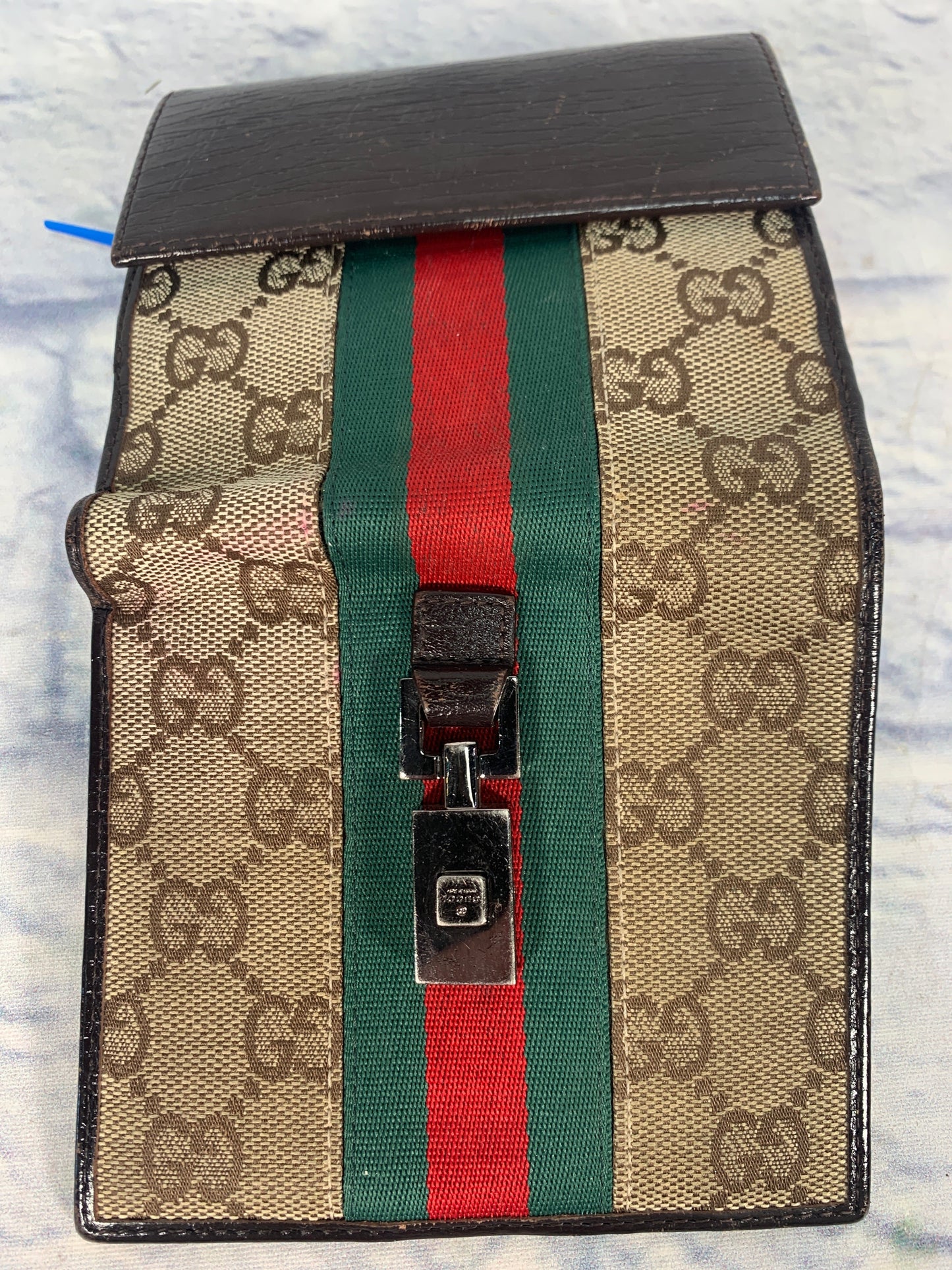 Wallet Luxury Designer By Gucci, Size: Medium