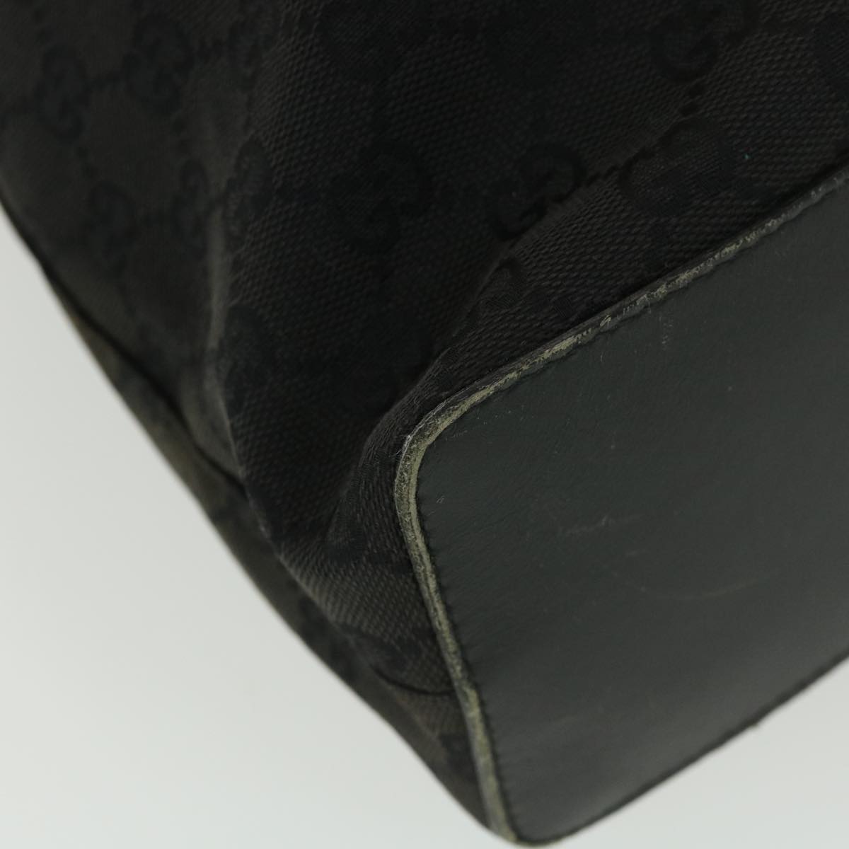 GUCCI GG Canvas Shoulder Bag Black 90640 002404  39133