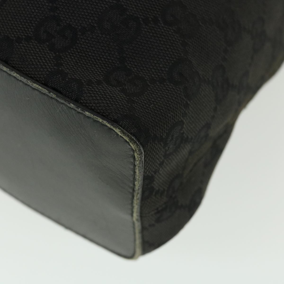GUCCI GG Canvas Shoulder Bag Black 90640 002404  39133