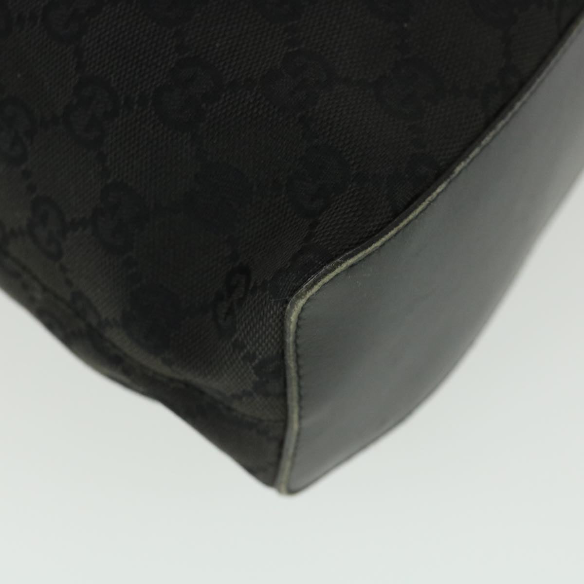 GUCCI GG Canvas Shoulder Bag Black 90640 002404  39133